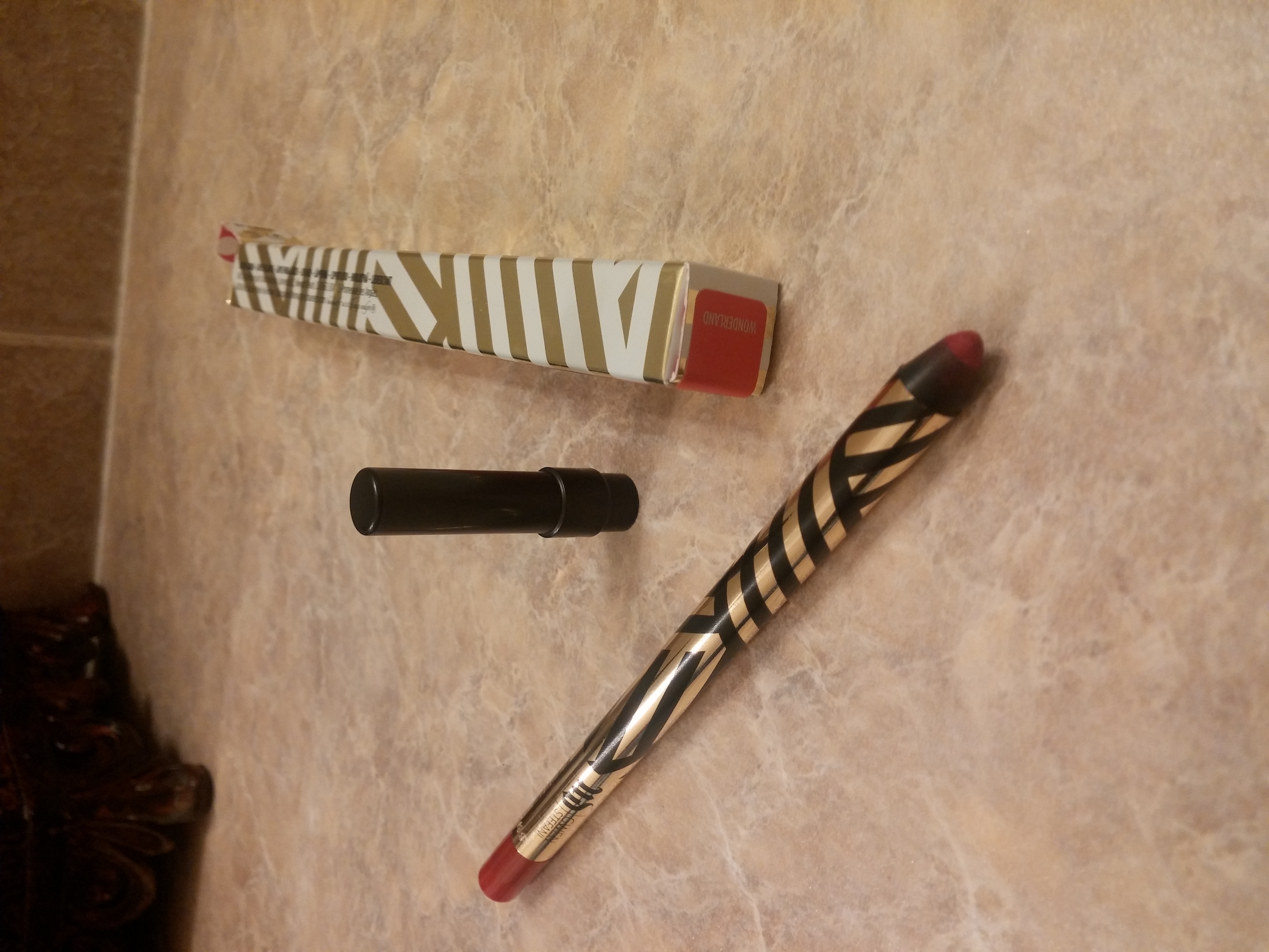 Photo of Urban Decay Gwen Stefani 24/7 Glide-on Lip Pencil uploaded by Jana B.