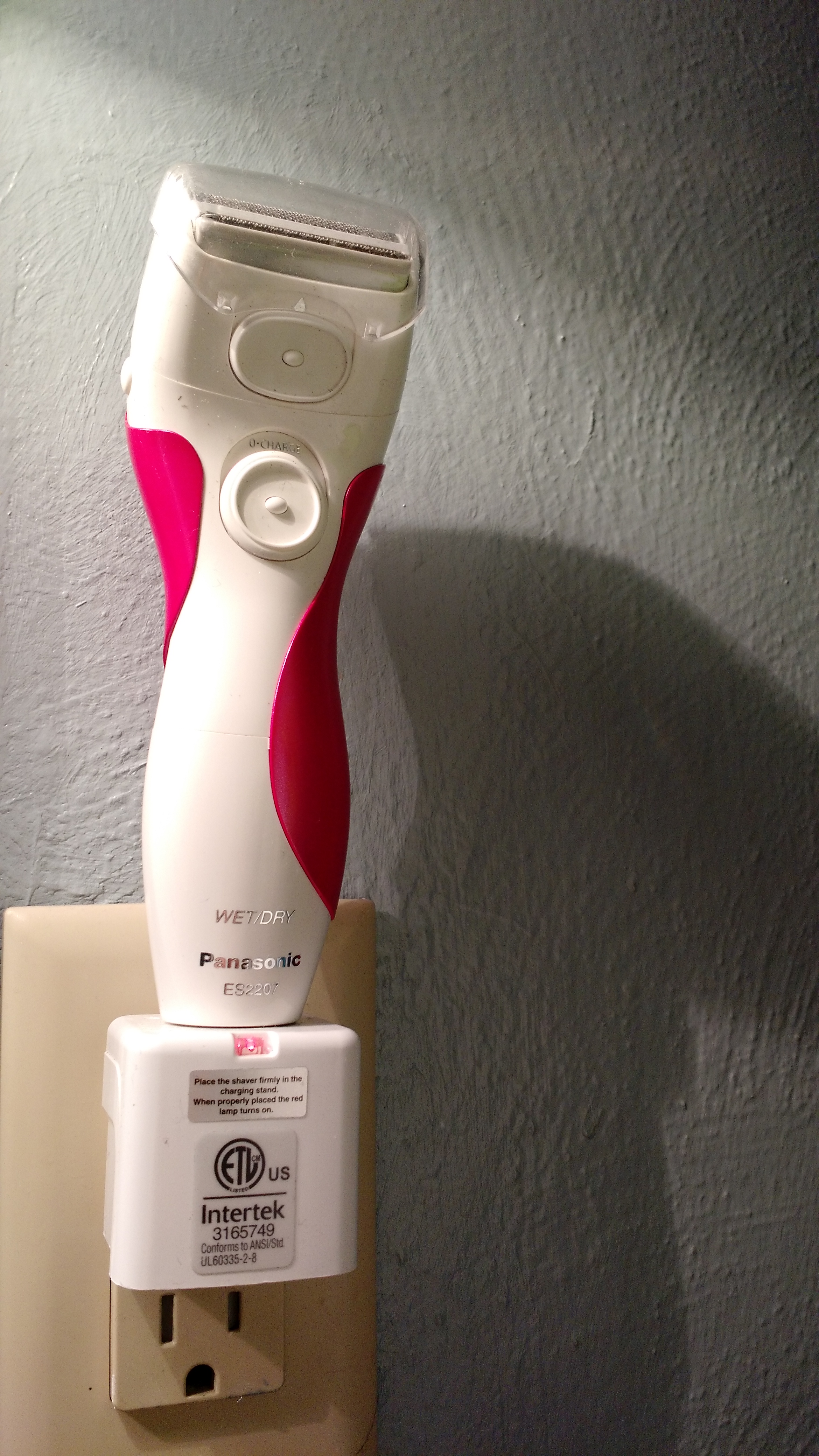 Photo of Panasonic Close Curves 3-Blade Wet/Dry Ladies Shaver uploaded by Melinda B.