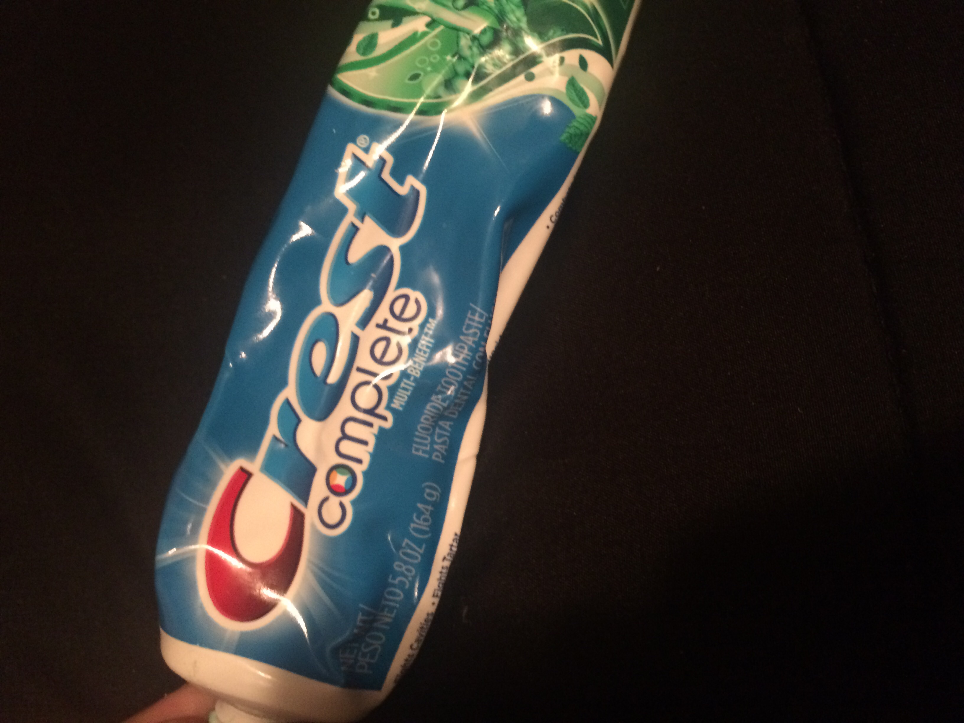 Photo of Crest Complete Extra Whitening Toothpaste with Tartar Protection uploaded by Nayeli Y.