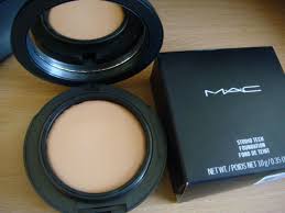 Photo of M.A.C Cosmetics Studio Tech Foundation uploaded by Luisa D.