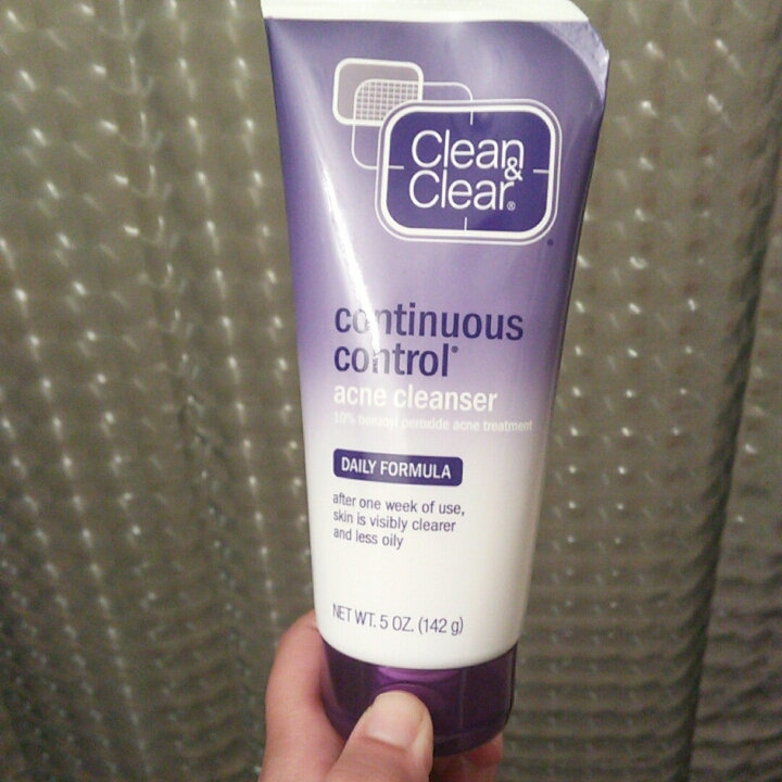 Clean & Clear® Continuous Control® Acne Cleanser