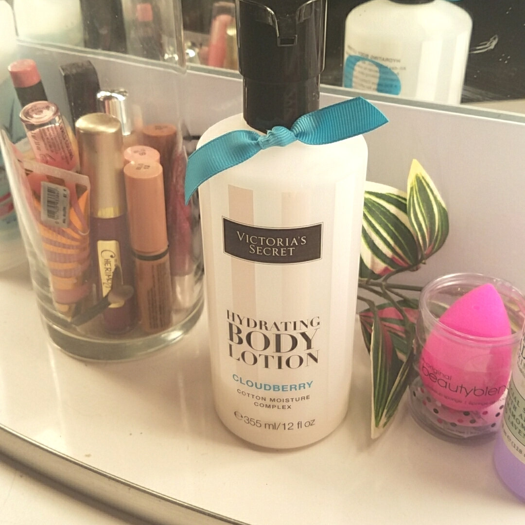 Victoria's Secret Coconut Milk Hydrating Body Lotion