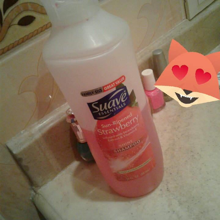 Suaveยฎ Essentials Sun Ripened Strawberry Shampoo